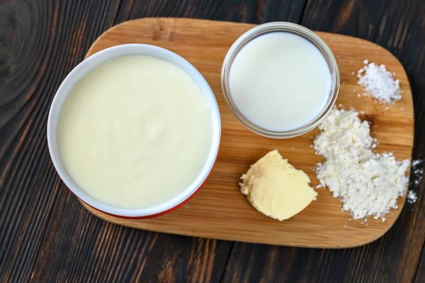 Comment réaliser une sauce béchamel crémeuse pour les gratins ?